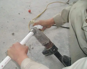 苍梧漏水维修电话